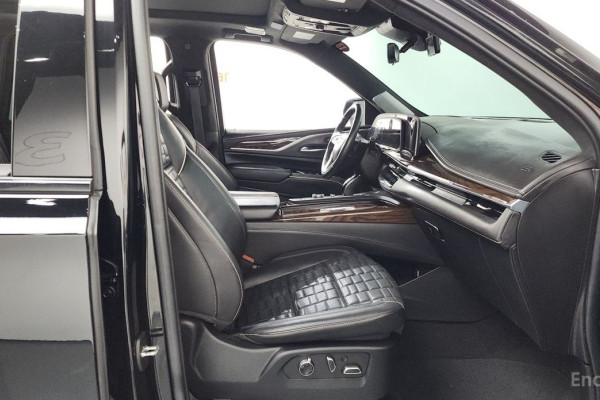 2022 Cadillac Escalade с пробегом 34 979 км