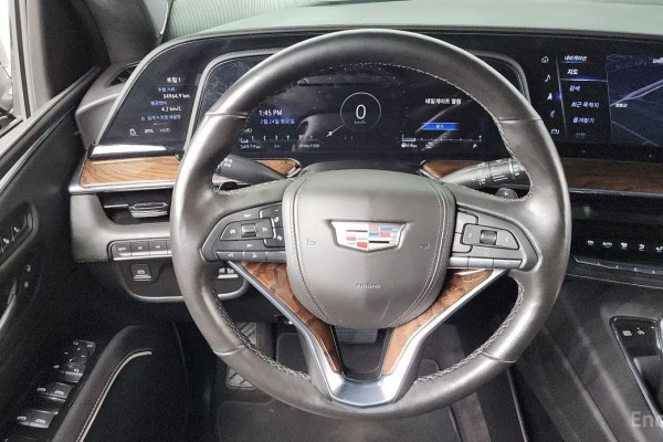 2022 Cadillac Escalade с пробегом 34 979 км