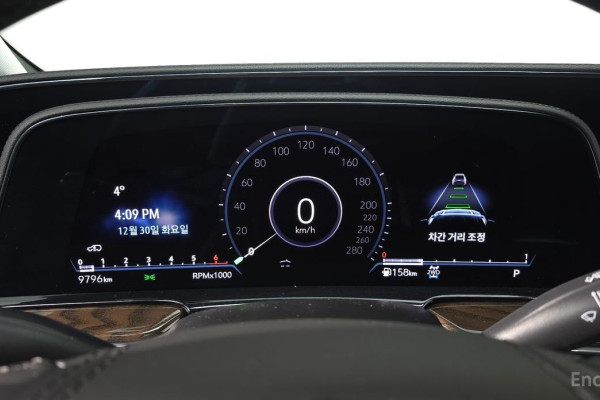 2024 Cadillac Escalade с пробегом 9 796 км