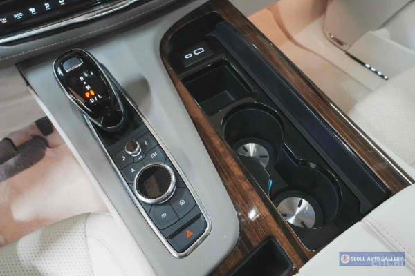 2023 Cadillac Escalade с пробегом 13 000 км