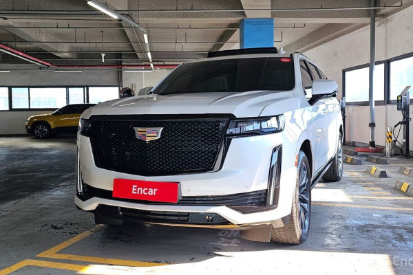 2023 Cadillac Escalade с пробегом 17 657 км