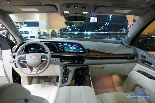 2023 Cadillac Escalade с пробегом 13 000 км