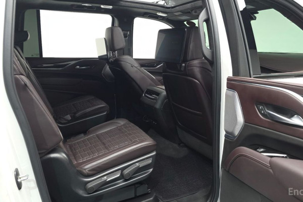 2023 Cadillac Escalade с пробегом 26 531 км