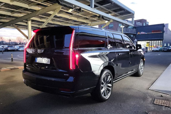 2022 Cadillac Escalade с пробегом 44 564 км