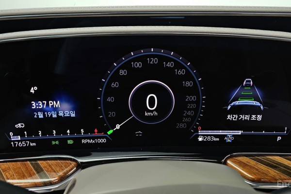 2023 Cadillac Escalade с пробегом 17 657 км