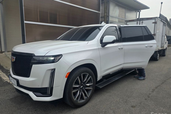 2023 Cadillac Escalade с пробегом 25 500 км