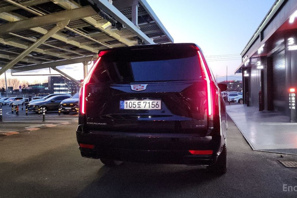 2022 Cadillac Escalade с пробегом 44 564 км