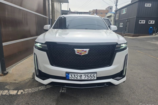 2023 Cadillac Escalade с пробегом 25 500 км