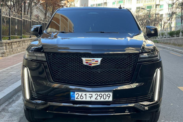 2022 Cadillac Escalade с пробегом 15 350 км
