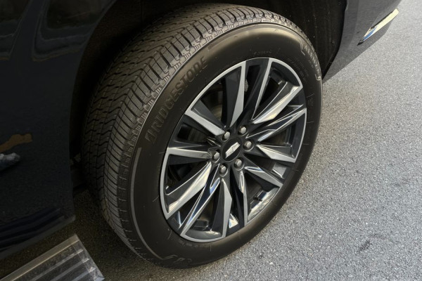 2022 Cadillac Escalade с пробегом 15 350 км