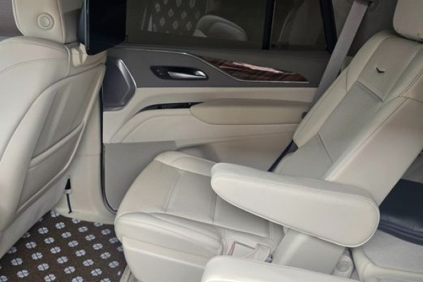 2023 Cadillac Escalade с пробегом 25 500 км