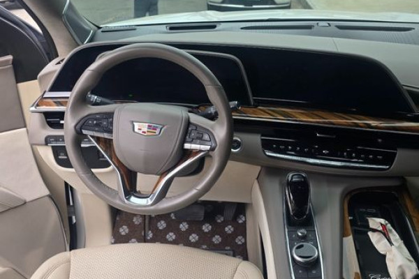 2023 Cadillac Escalade с пробегом 25 500 км