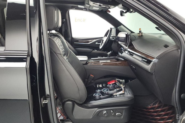 2022 Cadillac Escalade с пробегом 44 564 км