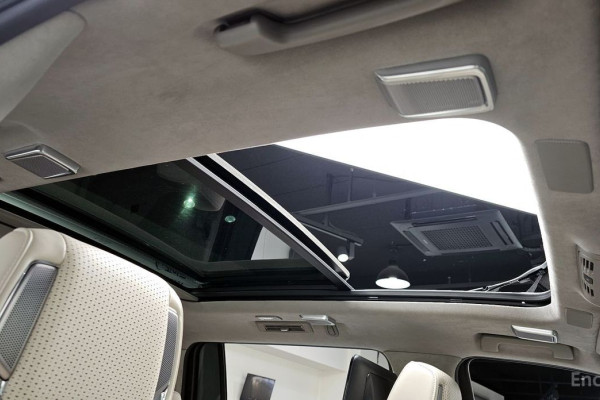 2023 Cadillac Escalade с пробегом 17 657 км