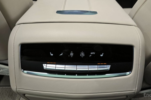 2023 Cadillac Escalade с пробегом 17 657 км