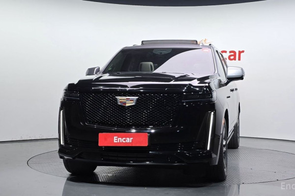 2023 Cadillac Escalade с пробегом 15 615 км