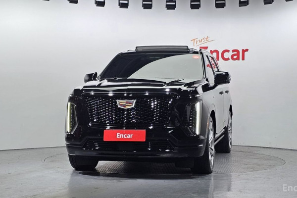 2025 Cadillac Escalade с пробегом 1 422 км