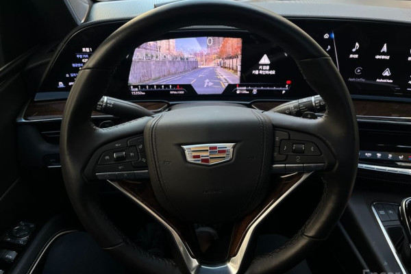 2022 Cadillac Escalade с пробегом 15 350 км