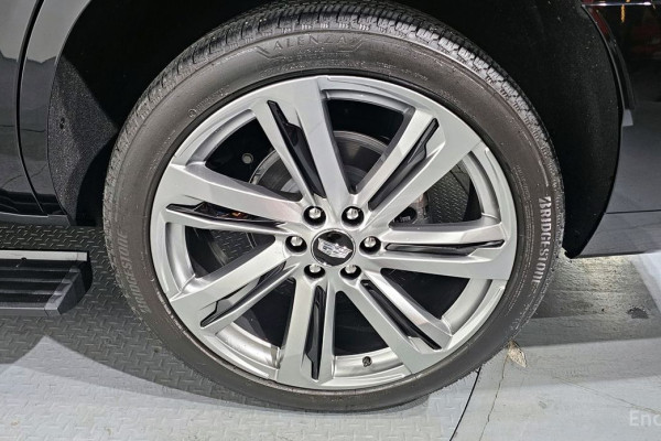 2025 Cadillac Escalade с пробегом 1 422 км