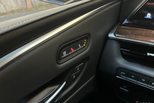 2022 Cadillac Escalade с пробегом 15 350 км