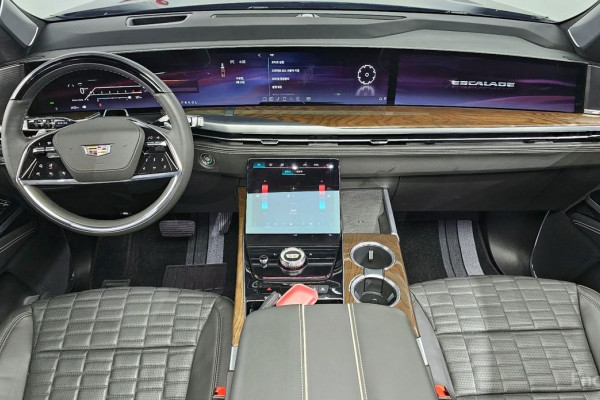 2025 Cadillac Escalade с пробегом 1 422 км