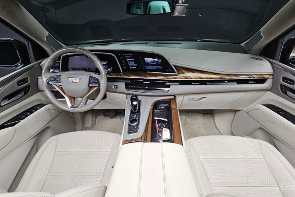 2021 Cadillac Escalade с пробегом 87 141 км