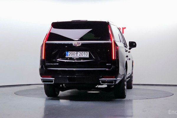 2023 Cadillac Escalade с пробегом 20 365 км