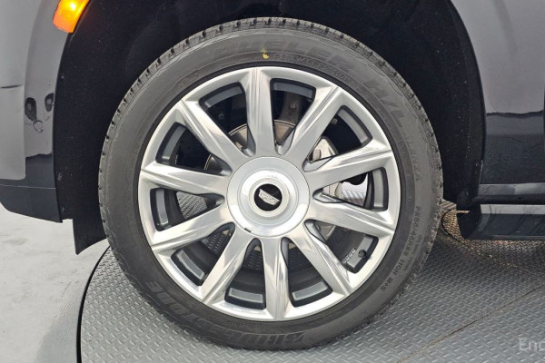 2023 Cadillac Escalade с пробегом 20 365 км