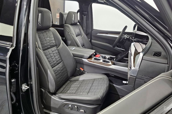 2025 Cadillac Escalade с пробегом 1 422 км