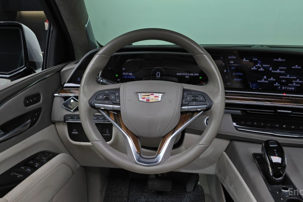 2023 Cadillac Escalade с пробегом 15 615 км