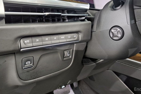 2025 Cadillac Escalade с пробегом 1 422 км