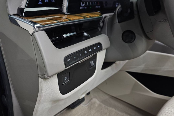 2021 Cadillac Escalade с пробегом 87 141 км