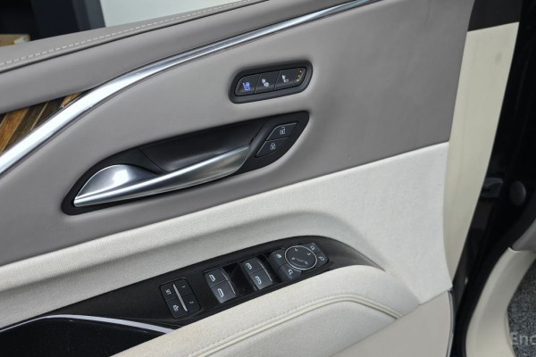 2023 Cadillac Escalade с пробегом 15 615 км