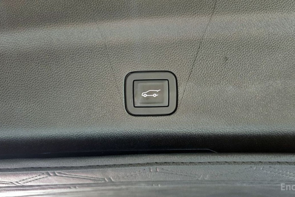 2025 Cadillac Escalade с пробегом 1 422 км