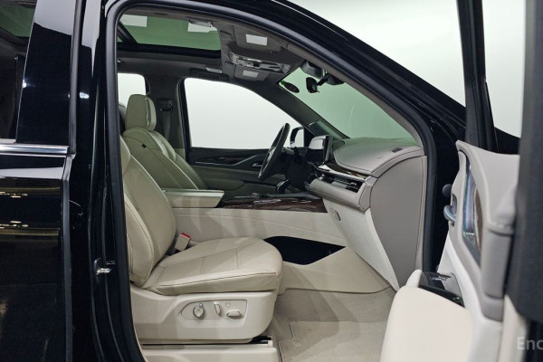 2023 Cadillac Escalade с пробегом 20 365 км