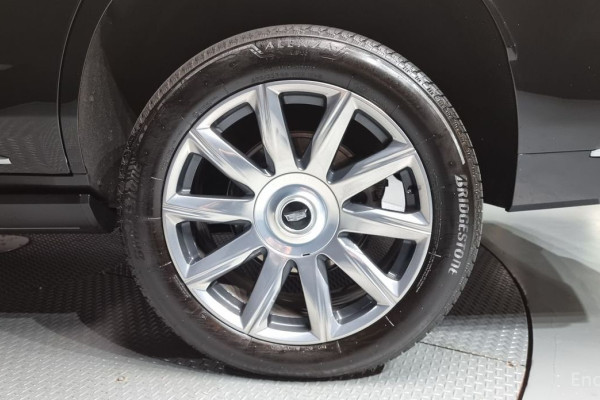 2024 Cadillac Escalade с пробегом 15 588 км