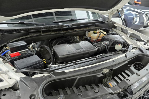 2023 Cadillac Escalade с пробегом 65 875 км