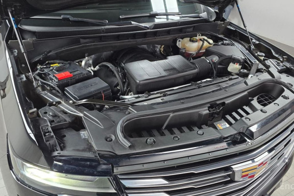 2023 Cadillac Escalade с пробегом 58 717 км