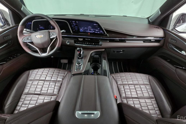 2023 Cadillac Escalade с пробегом 65 875 км