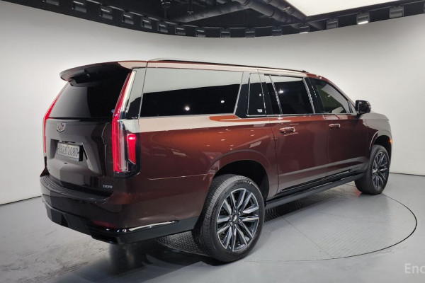 2022 Cadillac Escalade с пробегом 44 952 км
