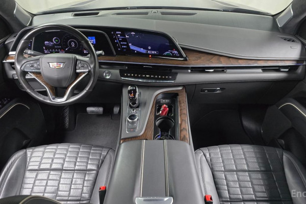 2023 Cadillac Escalade с пробегом 58 717 км