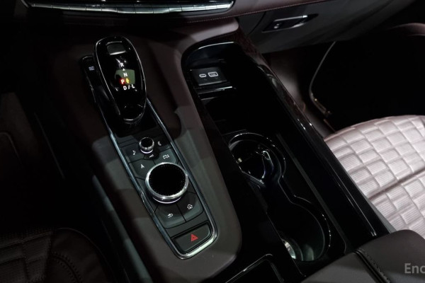 2024 Cadillac Escalade с пробегом 15 588 км