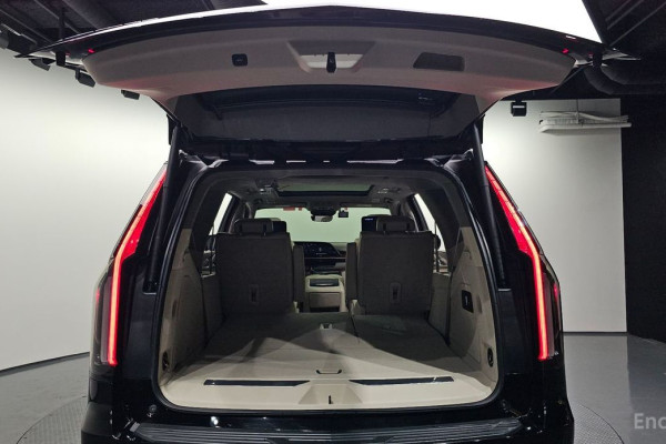 2023 Cadillac Escalade с пробегом 20 365 км