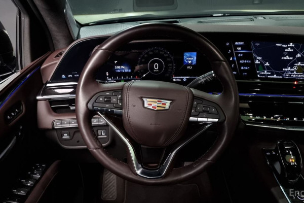 2024 Cadillac Escalade с пробегом 15 588 км