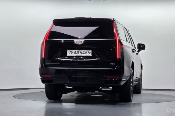 2021 Cadillac Escalade с пробегом 24 721 км