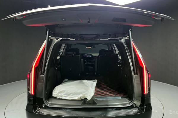 2022 Cadillac Escalade с пробегом 56 277 км