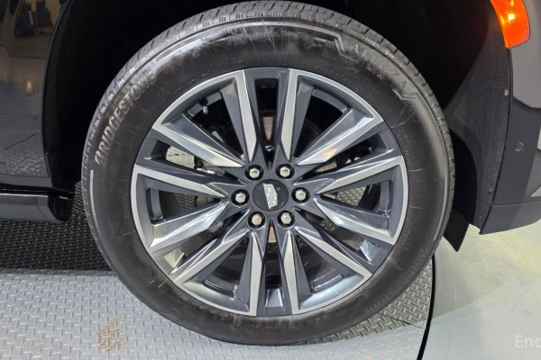 2021 Cadillac Escalade с пробегом 24 721 км