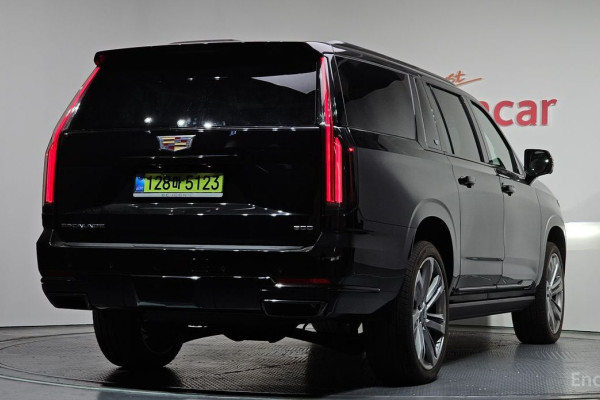 2025 Cadillac Escalade с пробегом 2 020 км