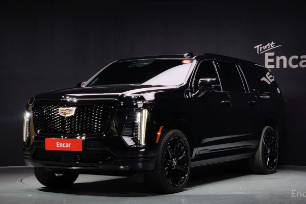 2025 Cadillac Escalade с пробегом 4 781 км