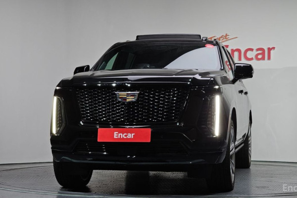 2025 Cadillac Escalade с пробегом 2 020 км